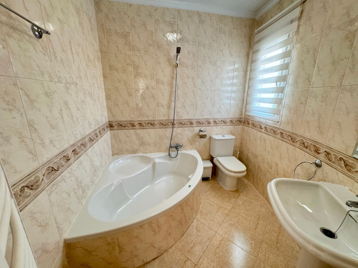 Image No.23-3 Bed Villa for sale
