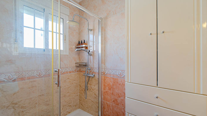 Image No.33-3 Bed Villa for sale