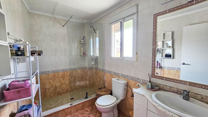 Image No.21-3 Bed Villa for sale