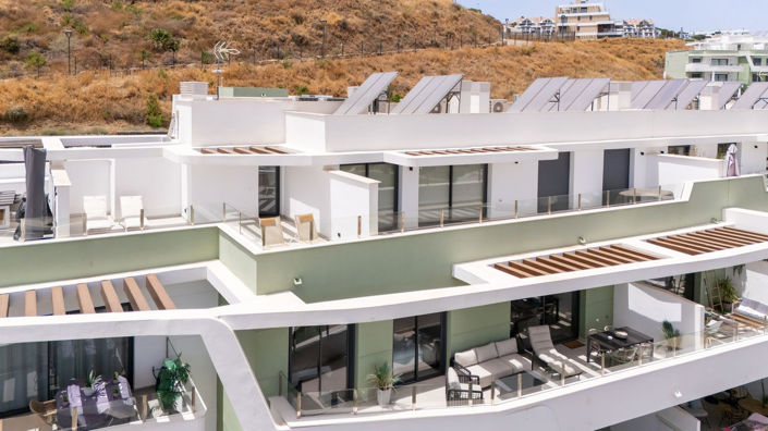 Image No.10-2 Bed Property for sale