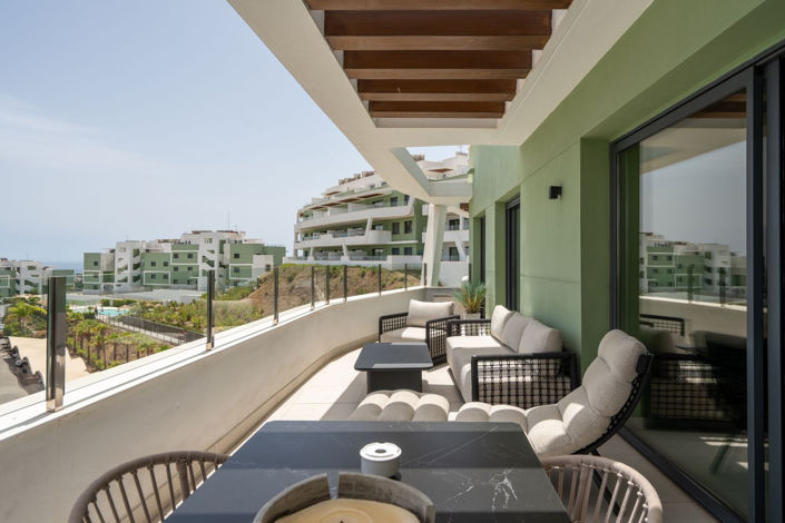 Image No.11-2 Bed Property for sale