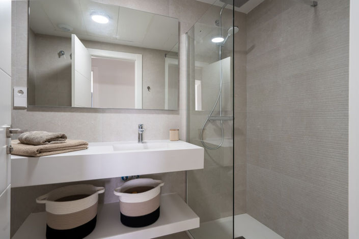 Image No.16-2 Bed Property for sale
