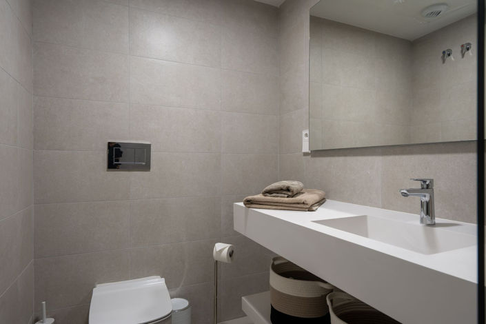 Image No.17-2 Bed Property for sale