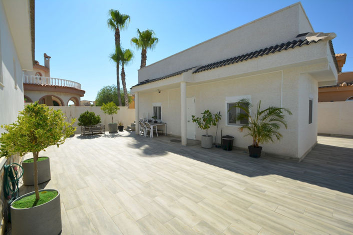 Image No.4-4 Bed Villa for sale