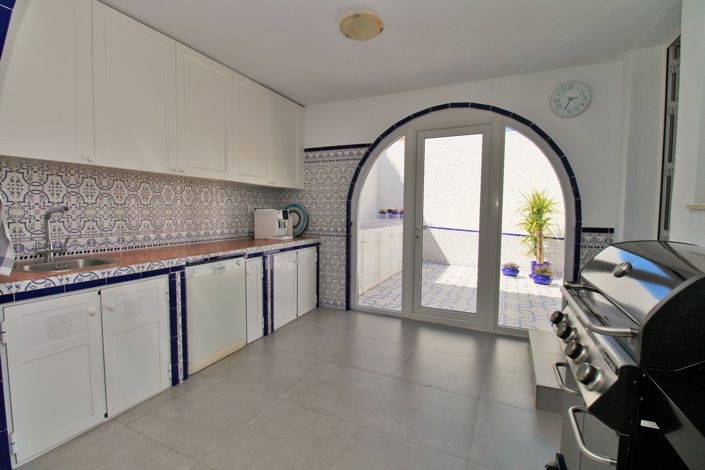 Image No.13-3 Bed Apartment for sale