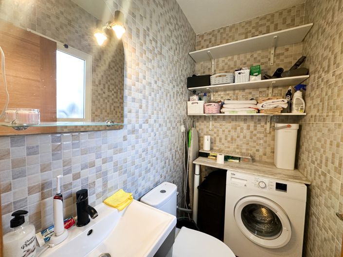 Image No.20-2 Bed Townhouse for sale