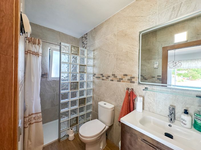 Image No.21-2 Bed Townhouse for sale