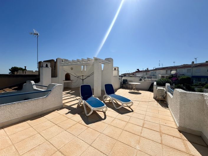 Image No.32-2 Bed Townhouse for sale