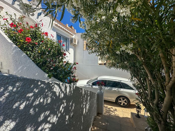 Image No.36-2 Bed Townhouse for sale