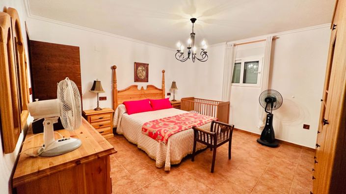 Image No.15-5 Bed Villa for sale