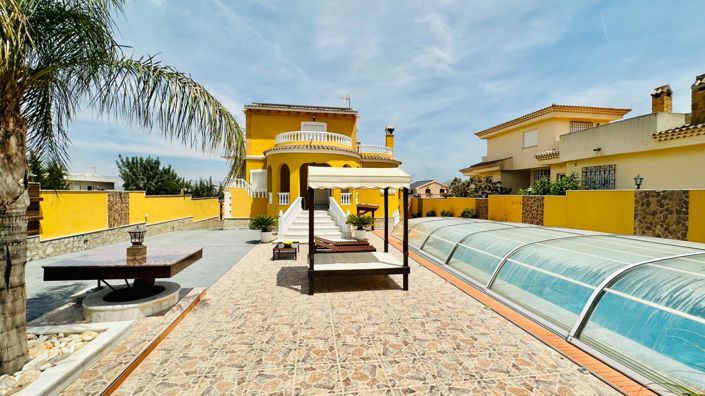 Image No.2-5 Bed Villa for sale