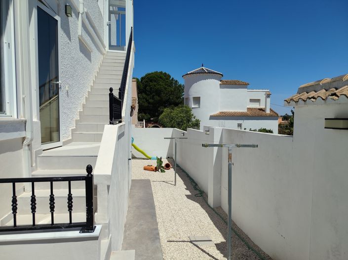Image No.19-3 Bed Villa for sale