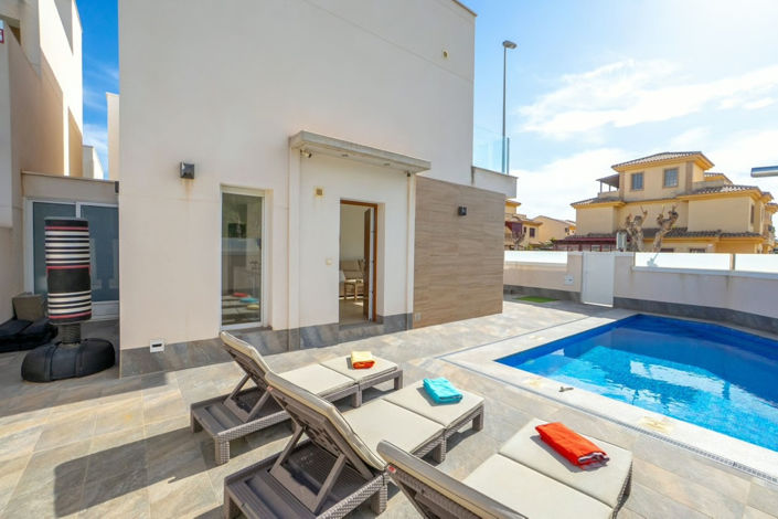 Image No.24-3 Bed Villa for sale