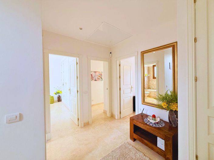 Image No.22-4 Bed Townhouse for sale