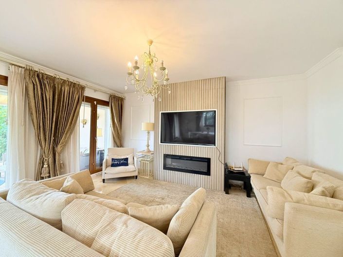 Image No.25-4 Bed Townhouse for sale