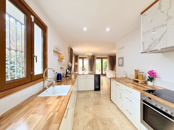 Image No.6-4 Bed Townhouse for sale