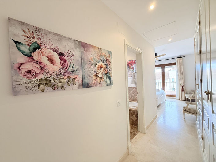 Image No.8-4 Bed Townhouse for sale