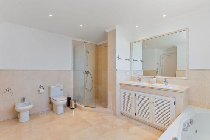 Image No.24-3 Bed Townhouse for sale