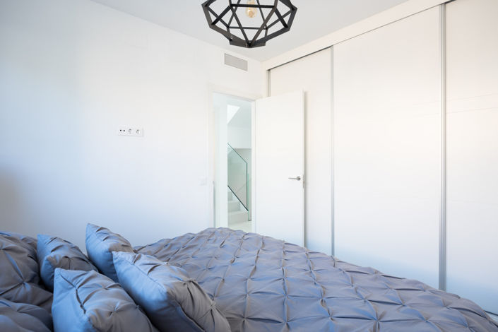 Image No.18-3 Bed Townhouse for sale