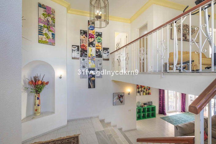 Image No.10-5 Bed Villa for sale