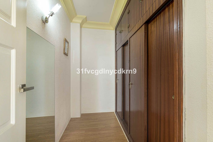 Image No.17-5 Bed Villa for sale