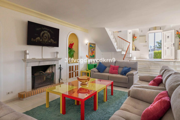 Image No.3-5 Bed Villa for sale