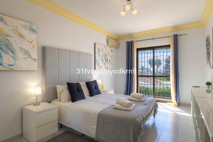 Image No.9-5 Bed Villa for sale