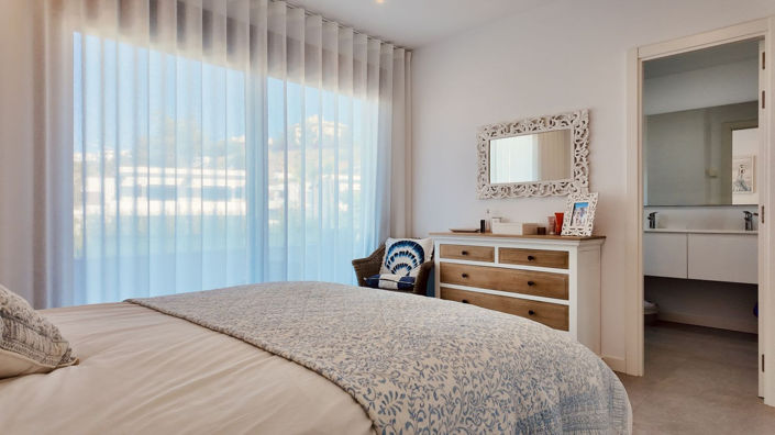 Image No.11-4 Bed Semi-Detached for sale