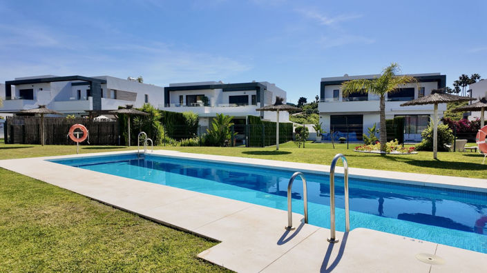 Image No.45-4 Bed Semi-Detached for sale