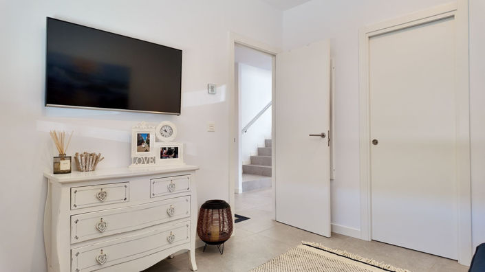 Image No.50-4 Bed Semi-Detached for sale
