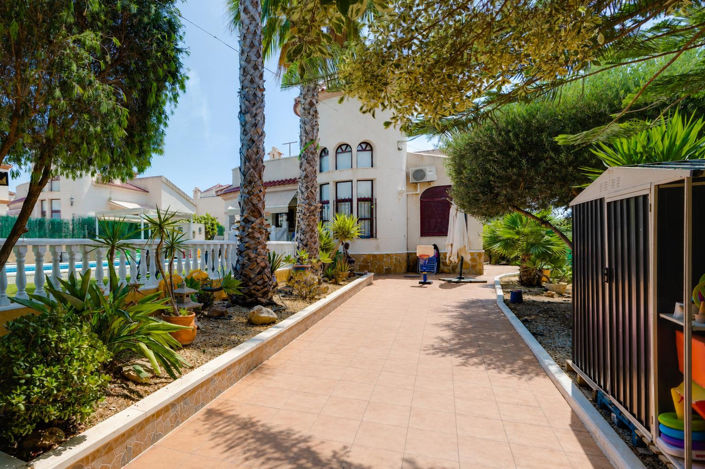 Image No.2-3 Bed Townhouse for sale