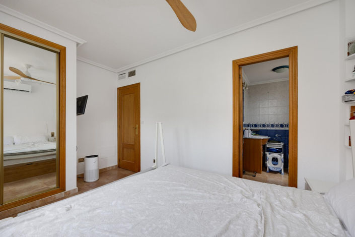 Image No.21-3 Bed Townhouse for sale