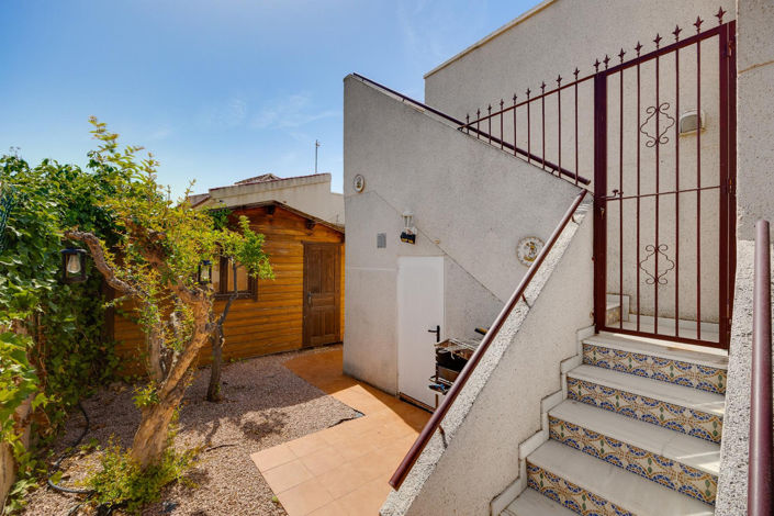 Image No.28-3 Bed Townhouse for sale