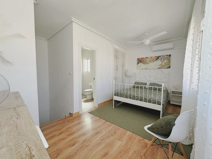 Image No.11-3 Bed Townhouse for sale