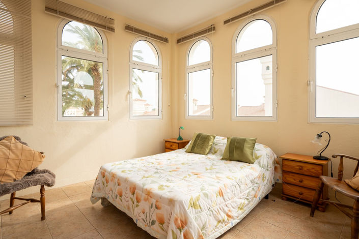 Image No.25-3 Bed Penthouse for sale