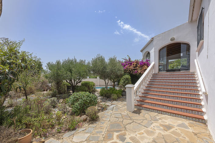 Image No.3-4 Bed Villa for sale