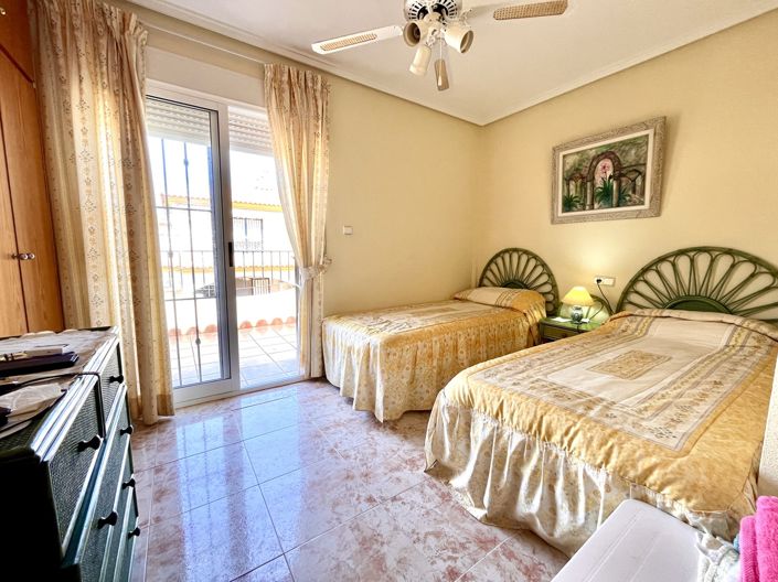 Image No.11-3 Bed Townhouse for sale