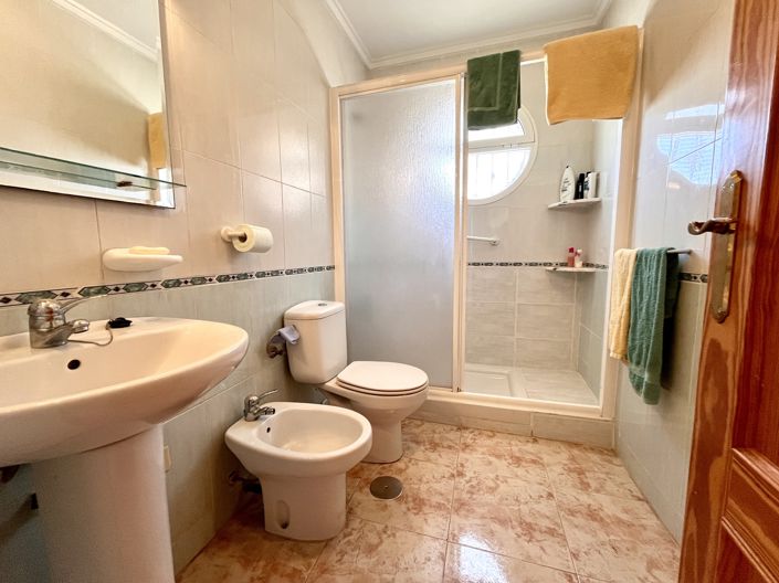 Image No.13-3 Bed Townhouse for sale