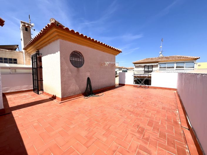 Image No.18-3 Bed Townhouse for sale