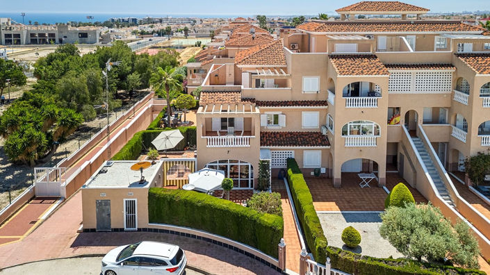 Image No.27-3 Bed Townhouse for sale