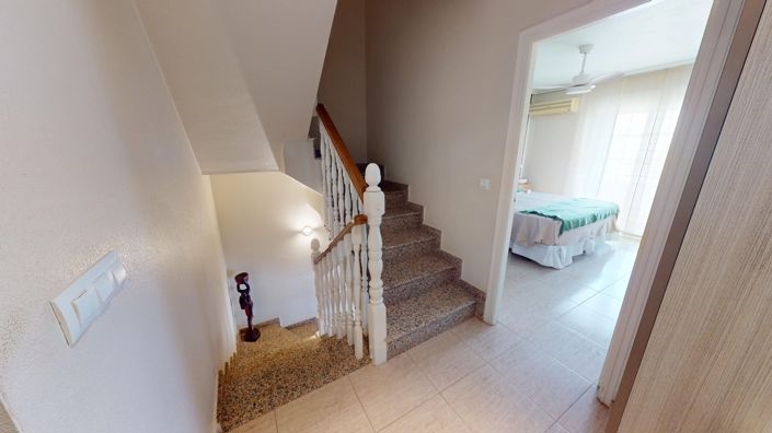 Image No.19-3 Bed Villa for sale