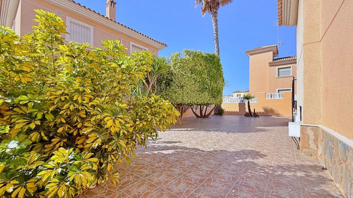 Image No.5-Villa de 4 chambres à vendre à Orihuela Costa