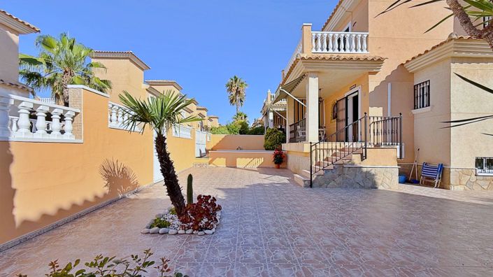 Image No.8-Villa de 4 chambres à vendre à Orihuela Costa