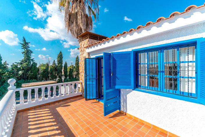 Image No.23-4 Bed Townhouse for sale