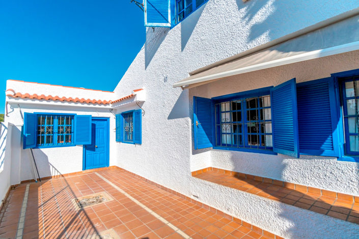 Image No.30-4 Bed Townhouse for sale
