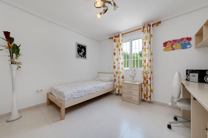 Image No.23-3 Bed Townhouse for sale
