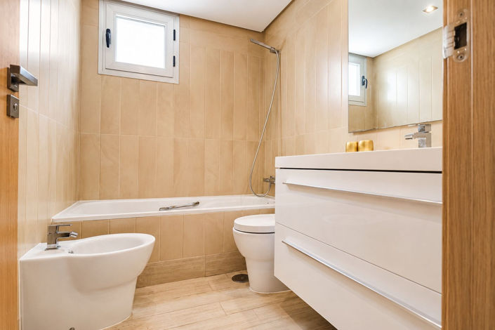 Image No.13-3 Bed Apartment for sale