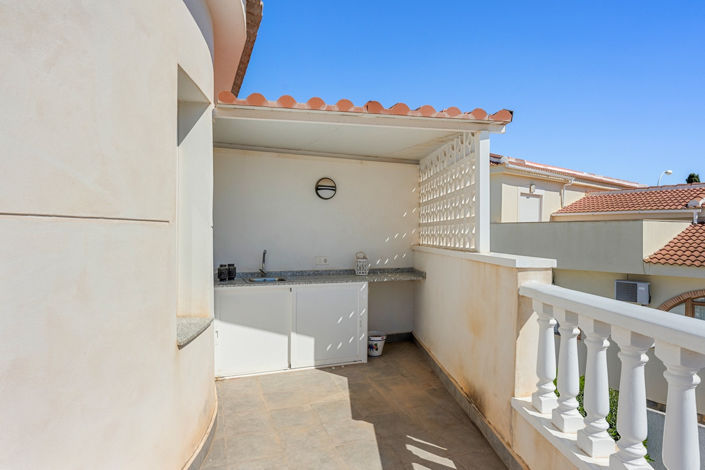 Image No.37-5 Bed Villa for sale