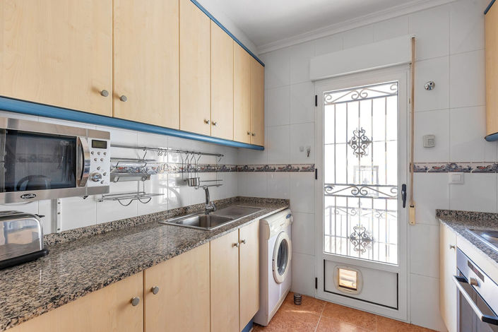 Image No.13-3 Bed Semi-Detached for sale