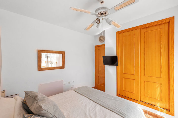 Image No.28-3 Bed Semi-Detached for sale